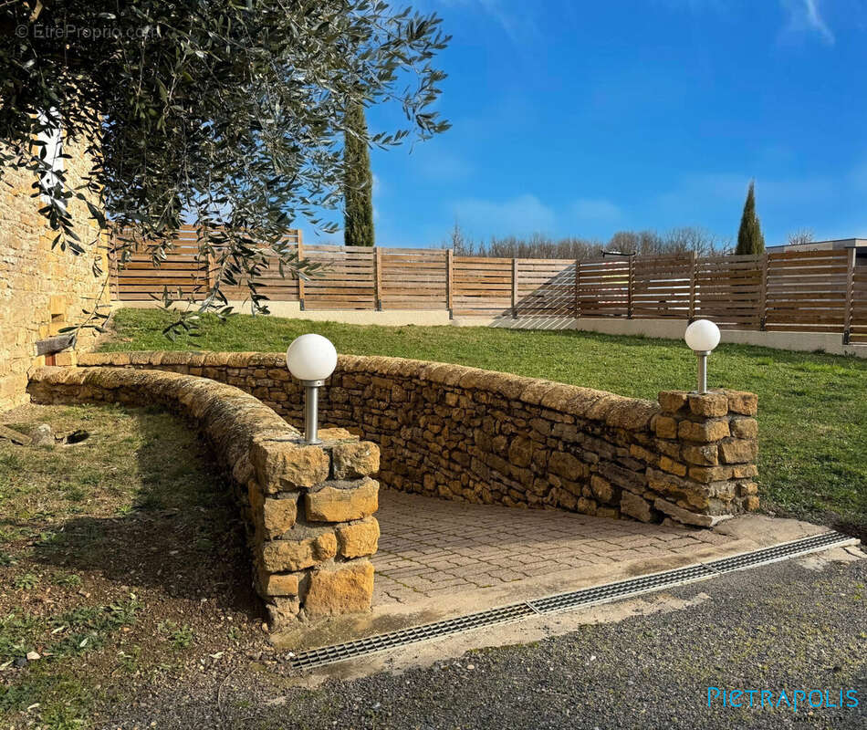Maison à SAINT-GERMAIN-SUR-L&#039;ARBRESLE