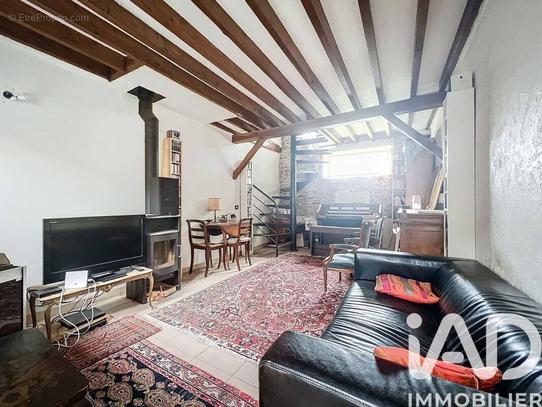 Photo 1 - Maison à VERRIERES-LE-BUISSON