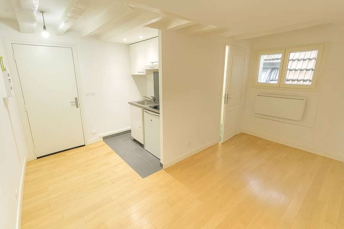 Appartement à PARIS-3E