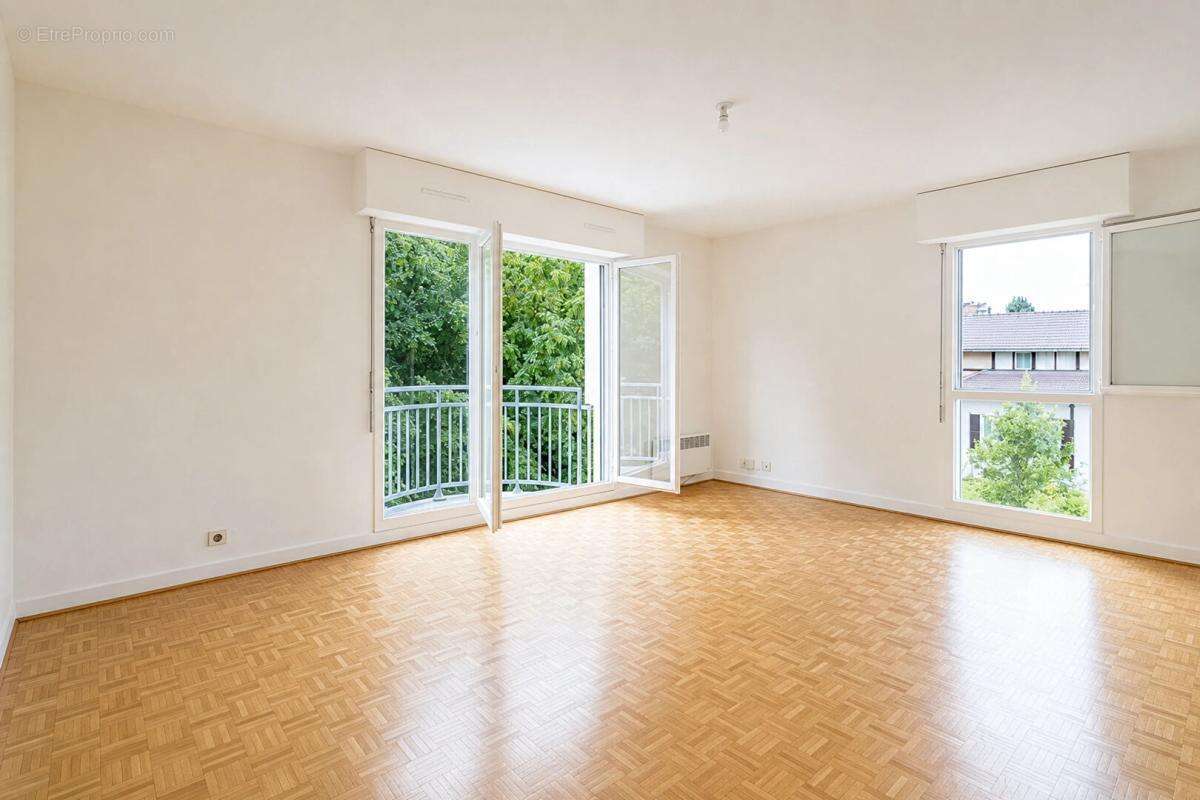 Appartement à LA GARENNE-COLOMBES
