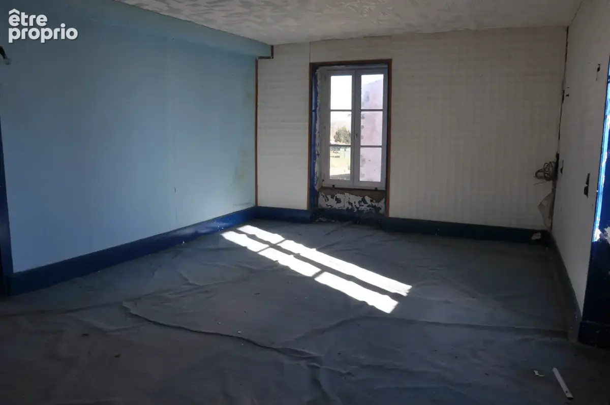 Belle maison en pierre, avec 4 chambres, grange, prévoir des travaux de rénovation - photo 10