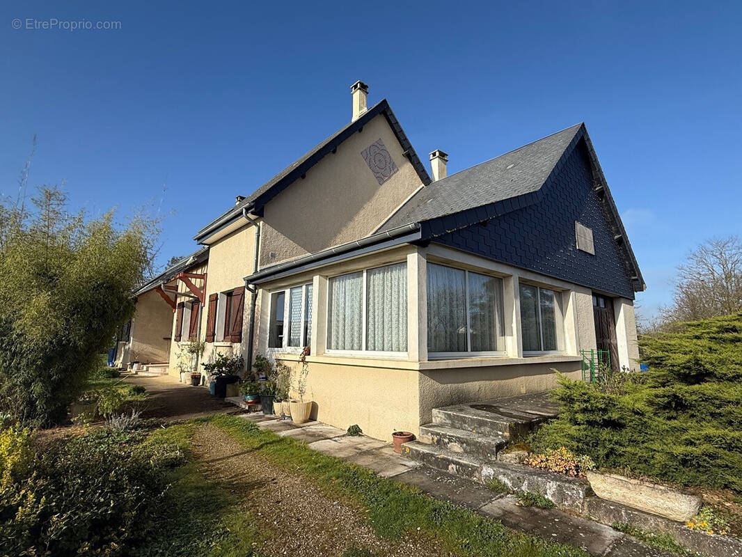 Maison à LES BORDES