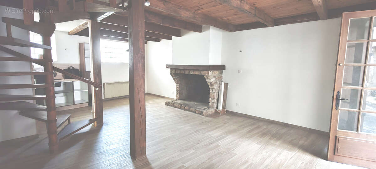 Maison à GILHOC-SUR-ORMEZE