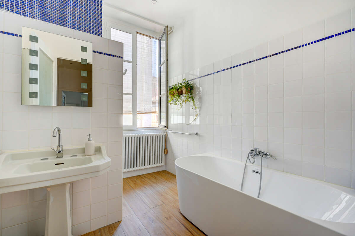 Lyon 1 - Place du Forez  - Superbe T6 de 179 m2 - photo 10