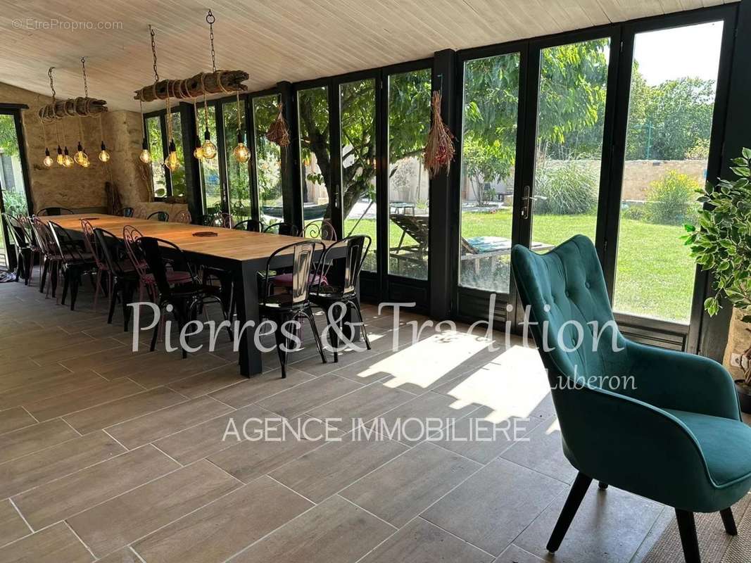 Maison à SIMIANE-LA-ROTONDE