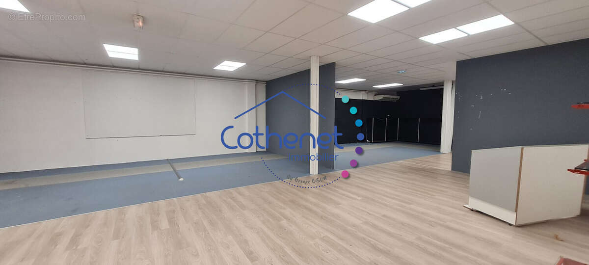 Commerce à CHAUFFAILLES