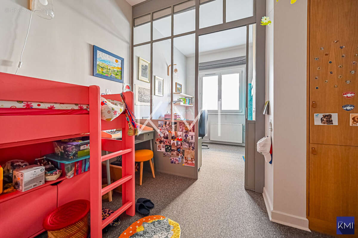 Appartement à PARIS-20E