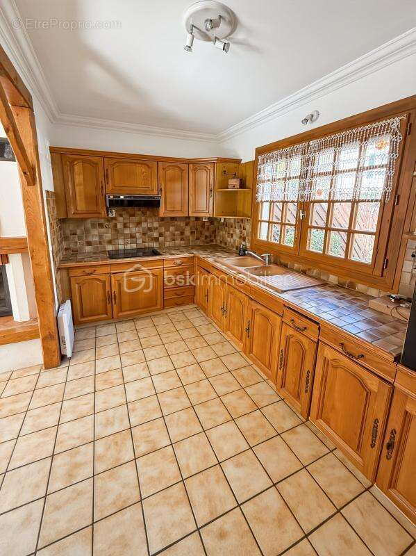 Maison à MOISSY-CRAMAYEL