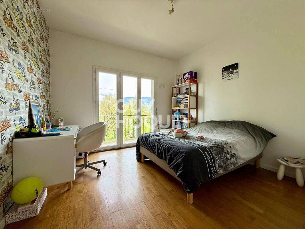 Appartement  Duplex Entrelacs 5 pièces 196 m2 avec terrain - photo 12