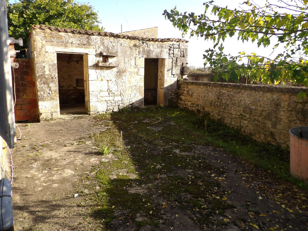 Maison à SAINT-SAVINIEN
