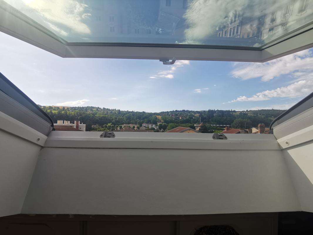 Appartement 2 chambres - garage - cave - centre ville - photo 2