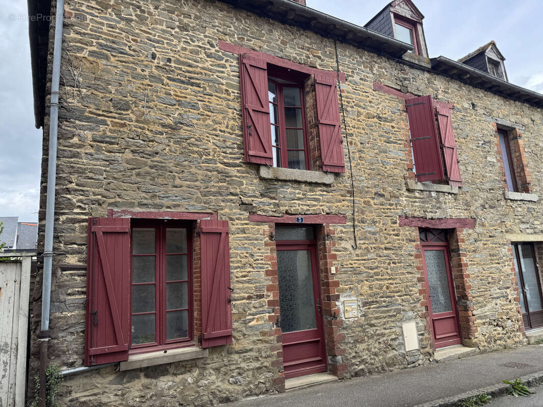 Maison à CORPS-NUDS