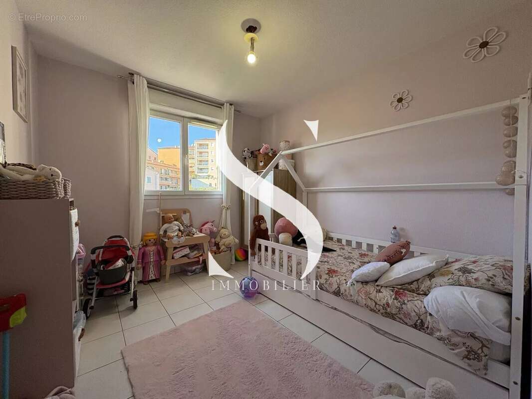 Appartement à VALLAURIS