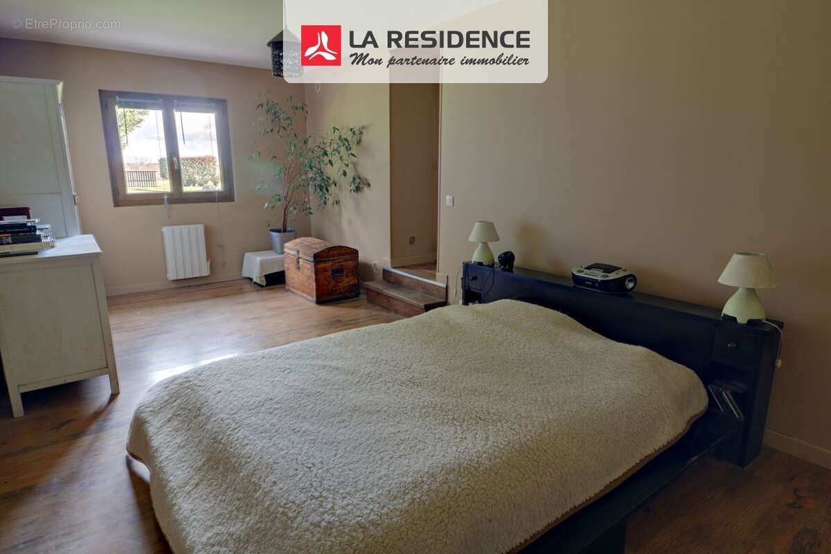 Maison à FONTAINE-LE-BOURG