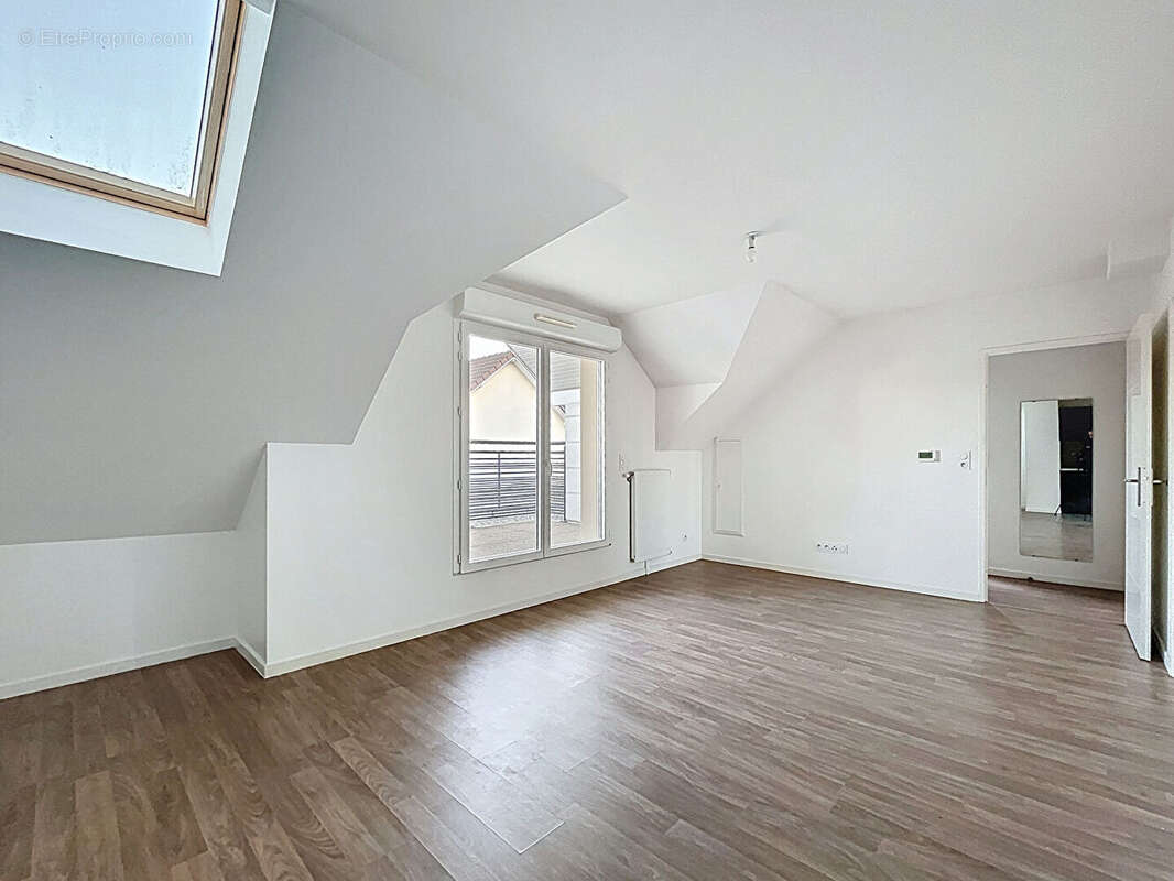 Appartement à MENNECY