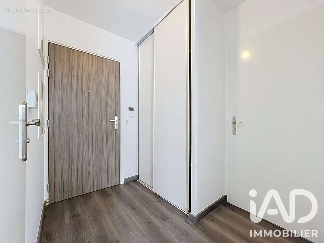 Photo 8 - Appartement à BUSSY-SAINT-GEORGES