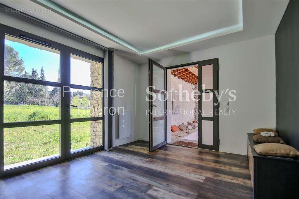 Maison à L'ISLE-SUR-LA-SORGUE