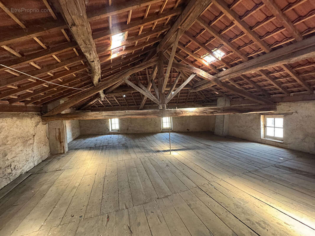 Maison à BUSSIERE-POITEVINE