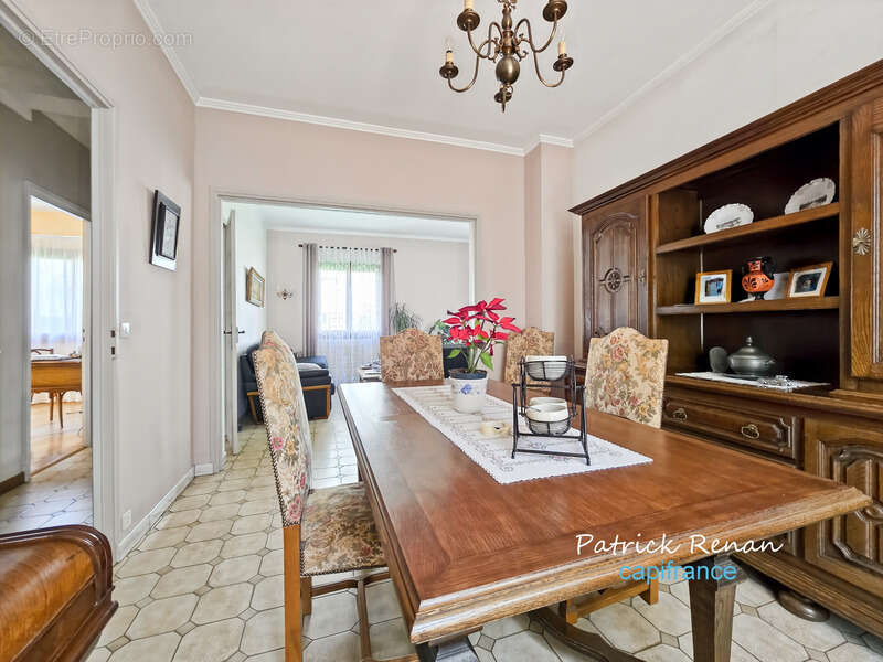 Maison à SAINT-CYR-L'ECOLE