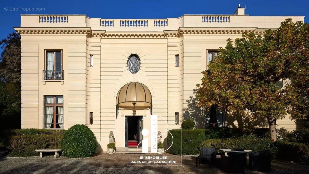 Maison à FONTAINEBLEAU