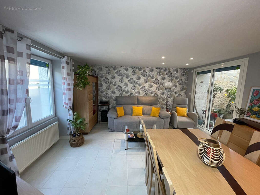 Maison à MORTAGNE-SUR-GIRONDE