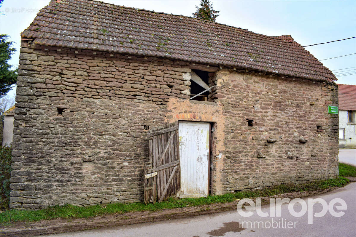 Maison à SAINTE-MAGNANCE