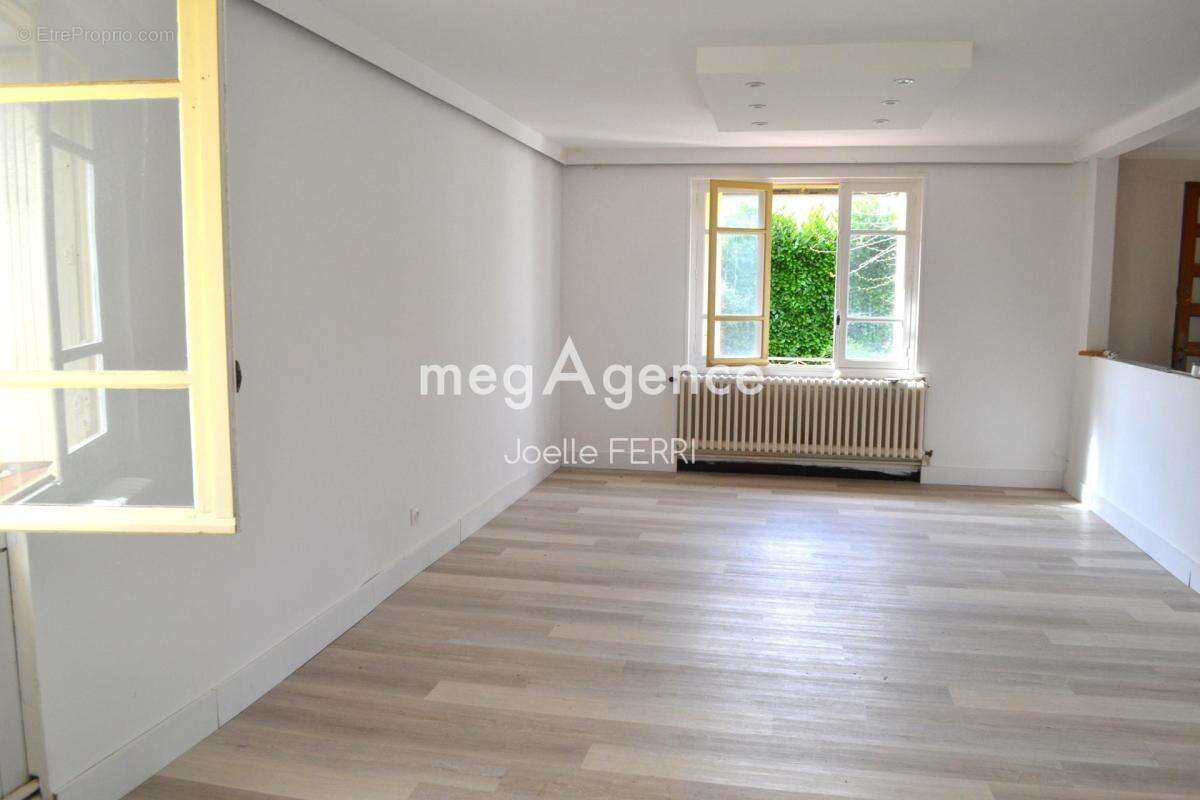 Villa 4 faces de plain pied sur un terrain de 1100 m2 - photo 6