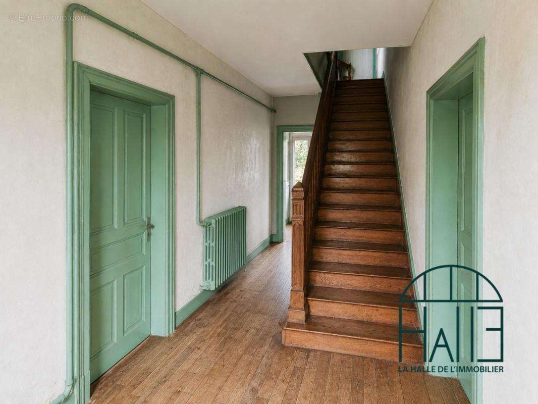 Maison 140 m² à Chalus  - photo 3