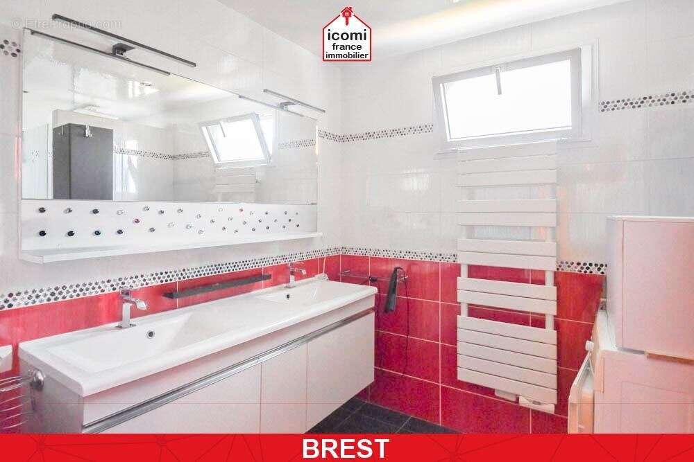 Finistere - brest (29200) - a vendre - appartement de 96 m² - 3 chambres - piece de vie de 50 m² - 3 balcons - ascenseur -  plac - photo 7