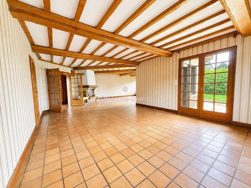 Maison à MAY-SUR-ORNE