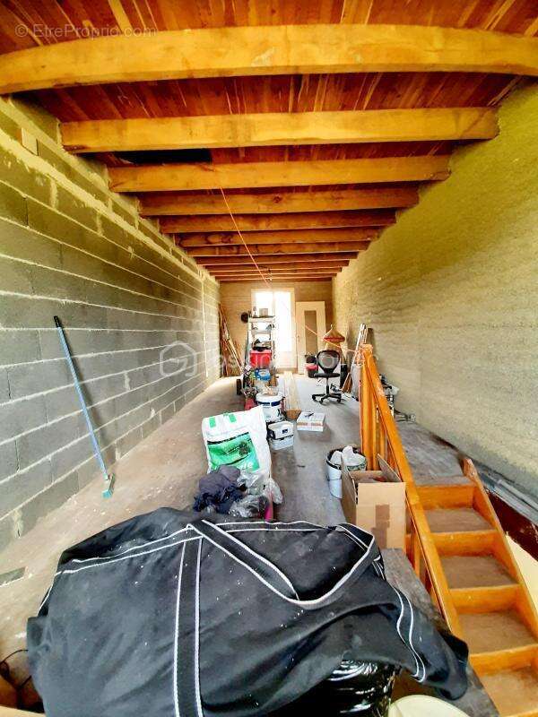 Maison à LA CHAPELLE-MONTBRANDEIX