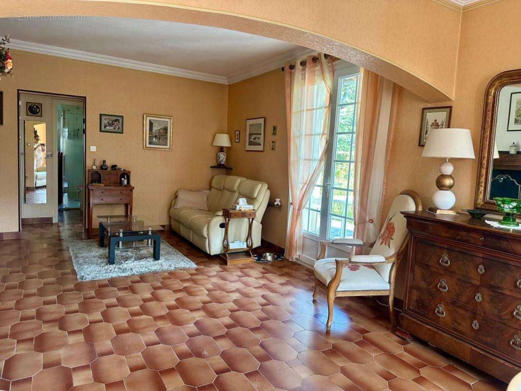 Maison 115 m² à Tarascon-Sur-Ariege  - photo 2
