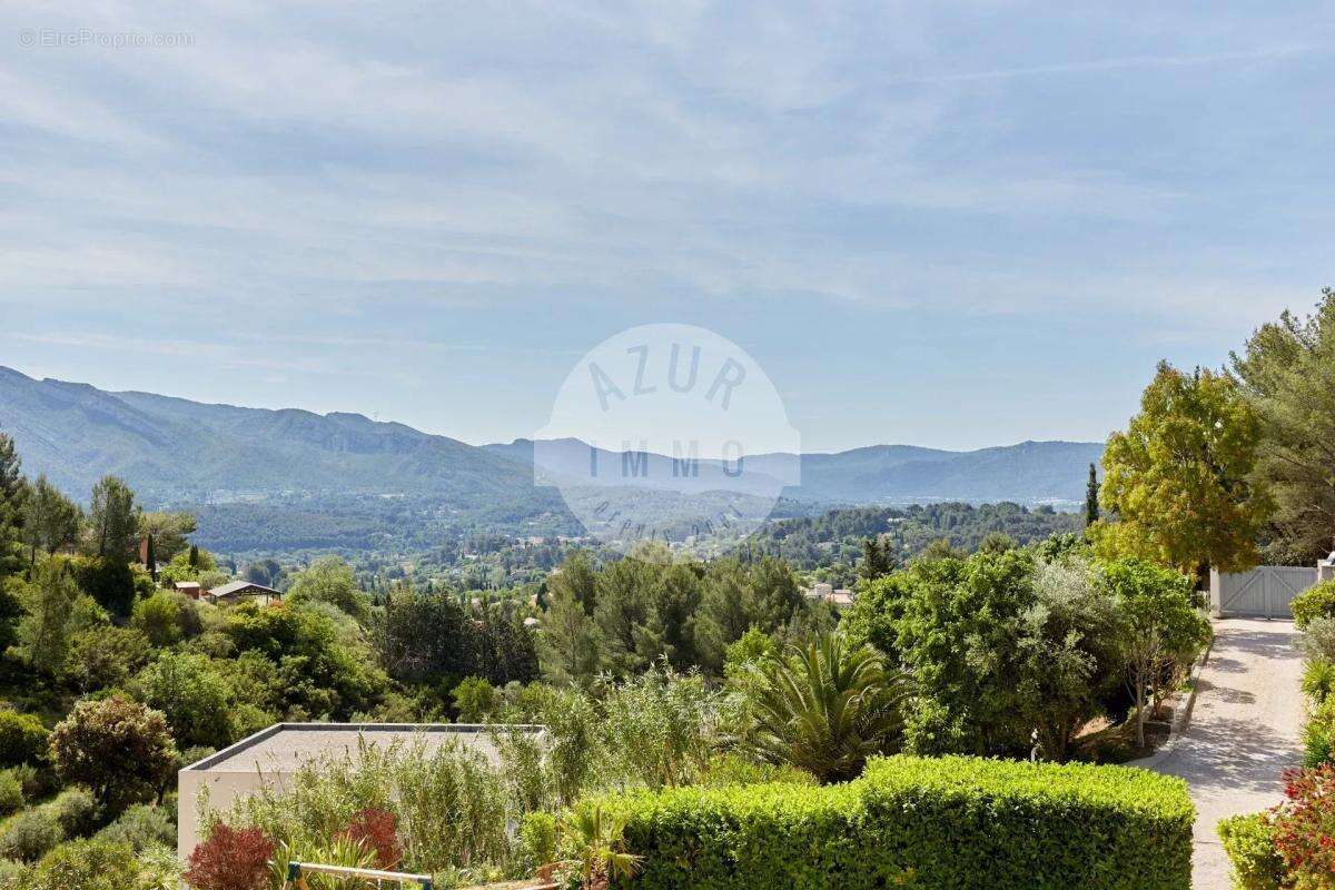 Maison à ROQUEVAIRE