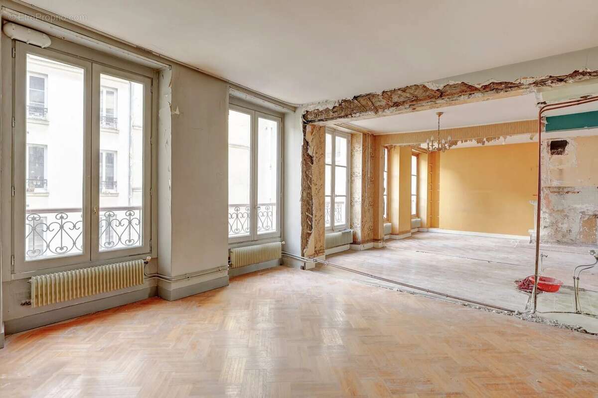 Appartement à PARIS-3E