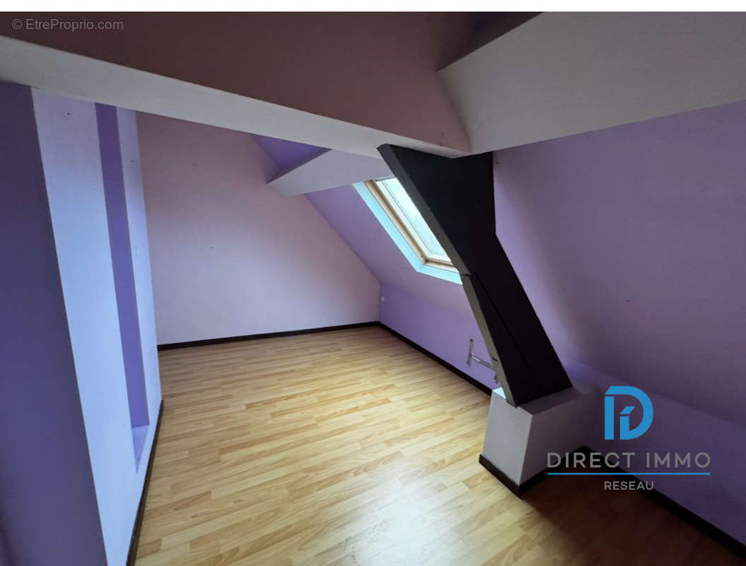 Maison à SAILLY-SAILLISEL