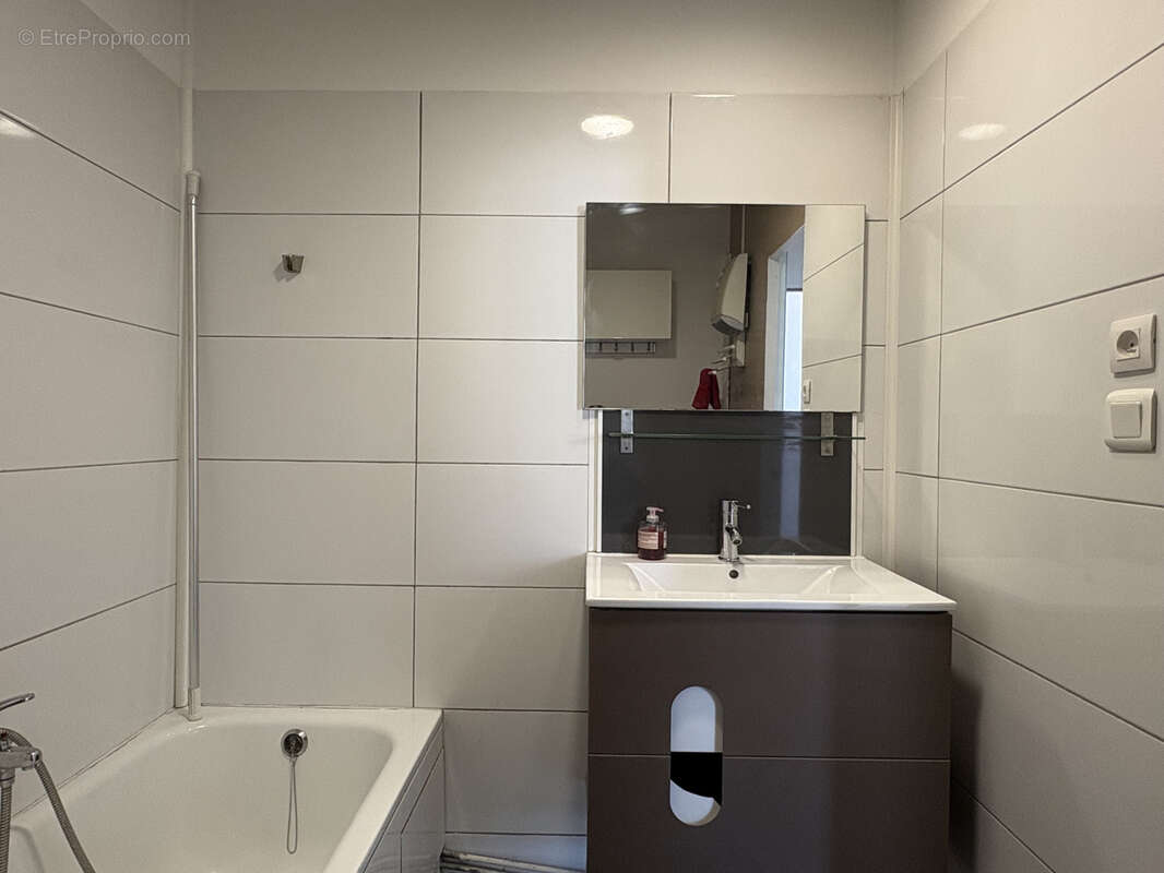 Appartement à MARSEILLE-7E