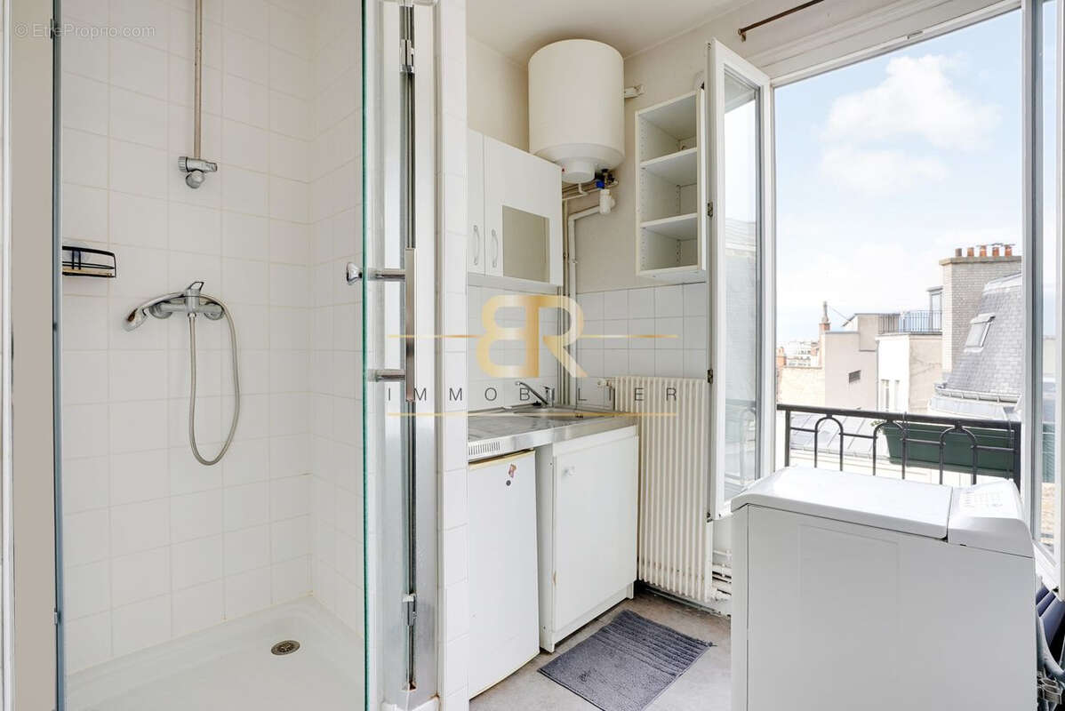 Appartement à PARIS-17E