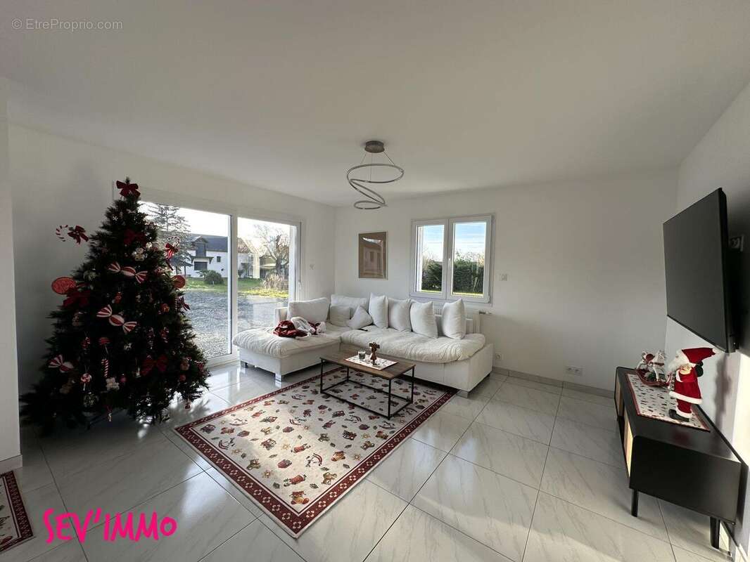 Maison à SAINT-GERMAIN-DES-FOSSES