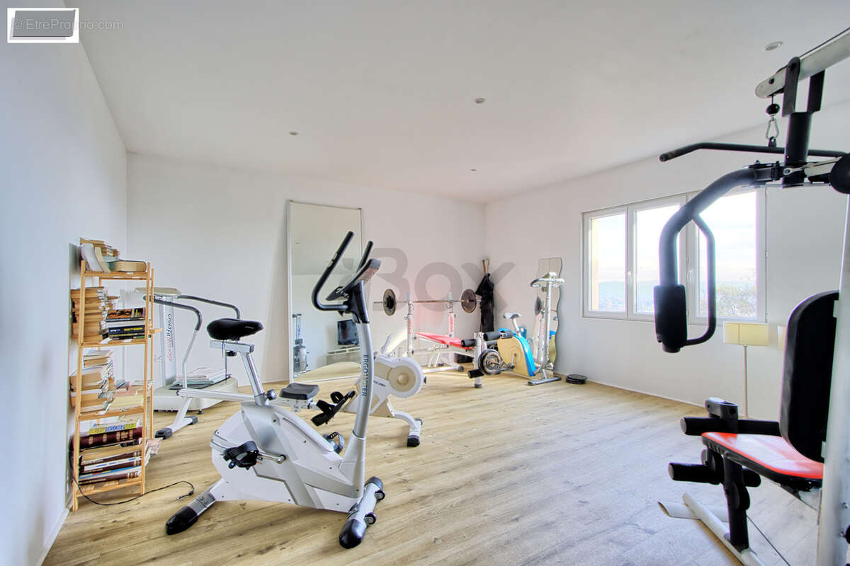 Maison à SOLLIES-VILLE