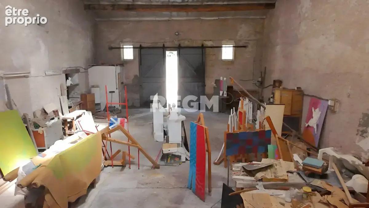 Remise de 138 m2 au sol   Un beau potentiel pour un futur logement au cœur du village - photo 5