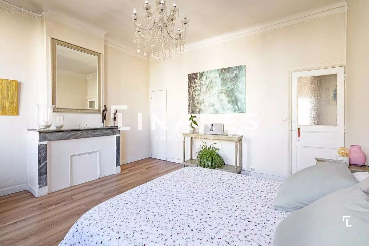 Appartement à MARSEILLE-1E