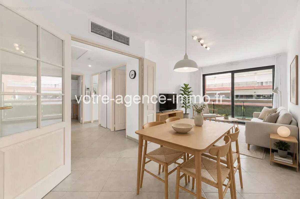 Appartement à VILLENEUVE-LOUBET