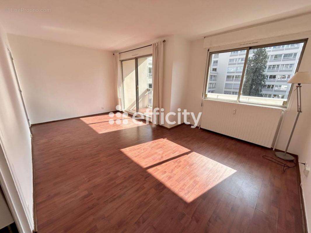 Appartement à LYON-6E