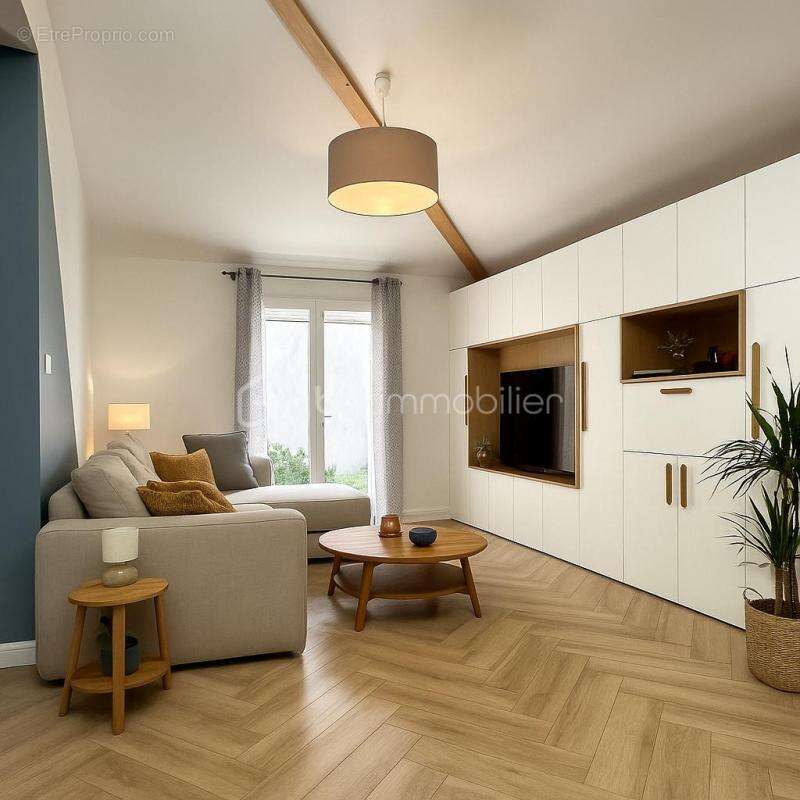 Maison à COLLONGES-AU-MONT-D&#039;OR