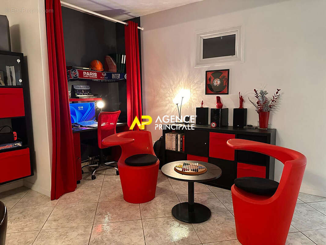 Appartement à SARTROUVILLE