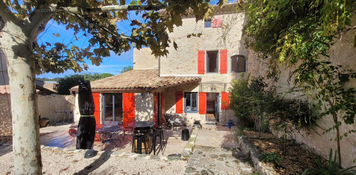 Maison à SAINT-PAUL-TROIS-CHATEAUX