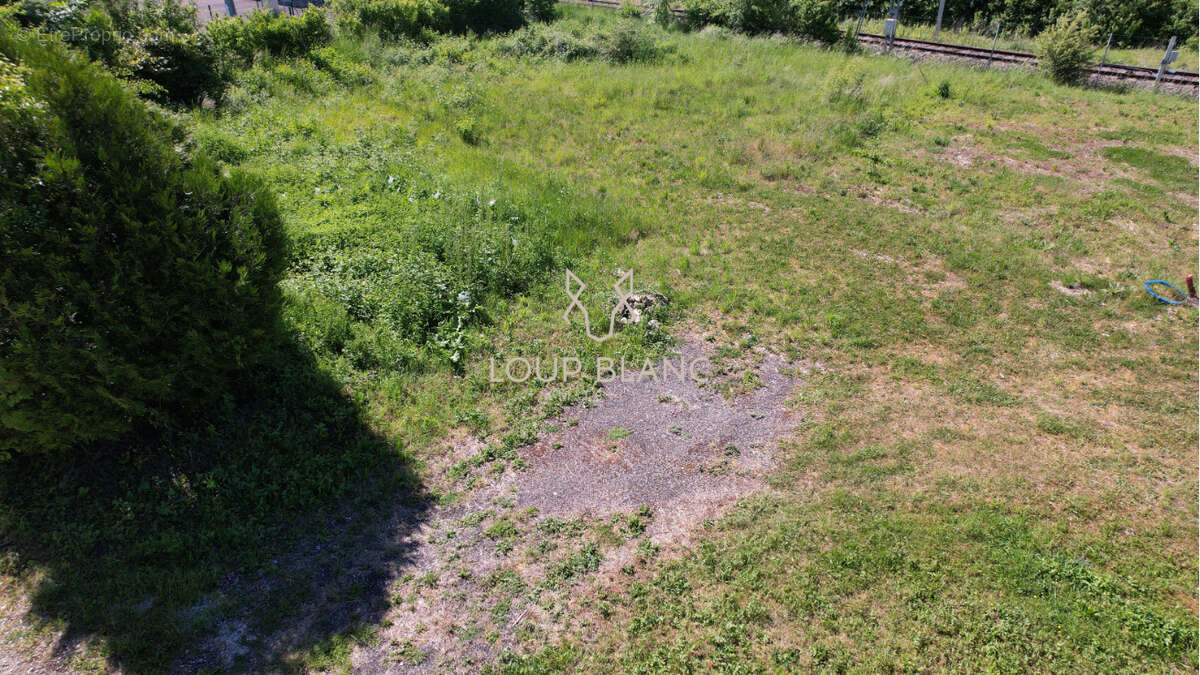 Terrain à MEROUX
