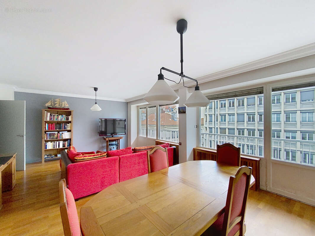 Appartement à SAINT-ETIENNE