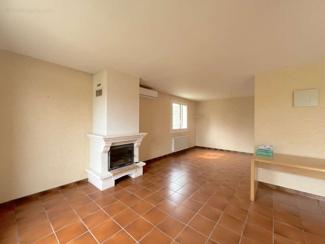 Maison à SAINT-SULPICE-ET-CAMEYRAC