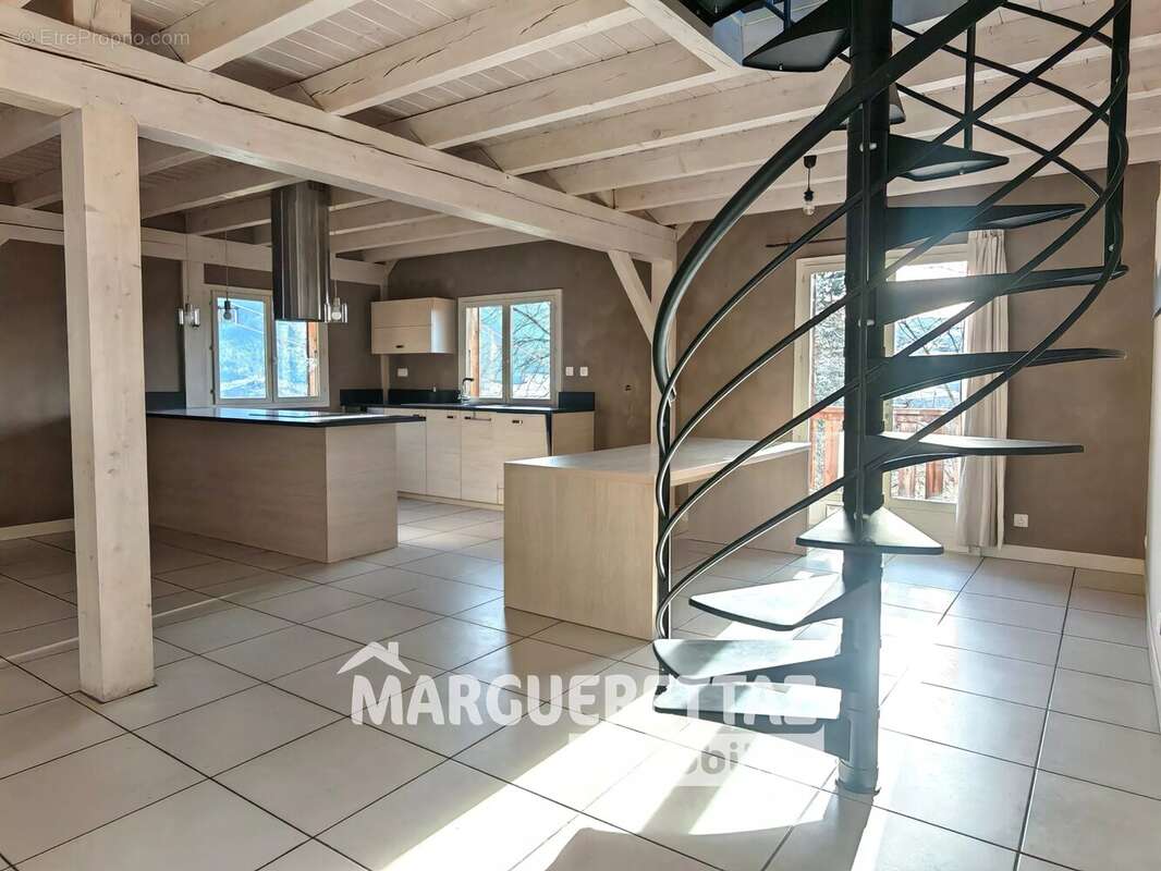 Maison à VIUZ-EN-SALLAZ